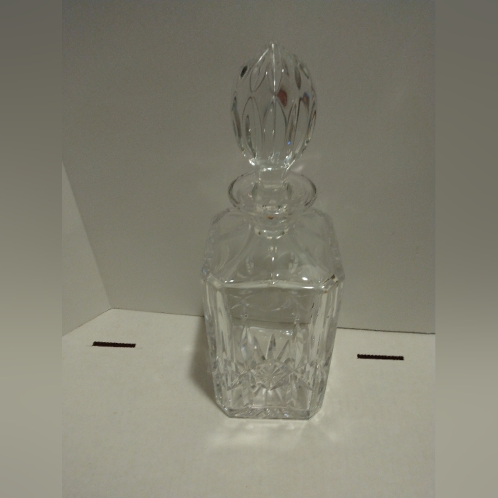 Crystal square decanter. Atlantis.